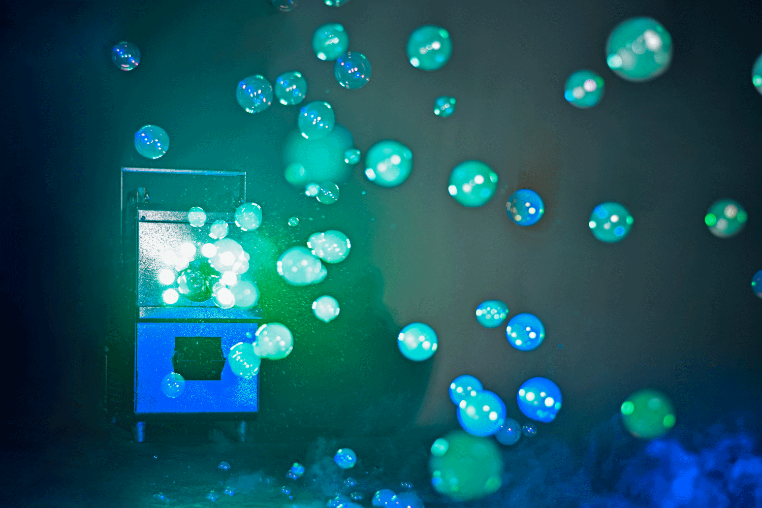 QTX QTFX-LBF2: LED Bubble Fog Machine V2 - Image 6