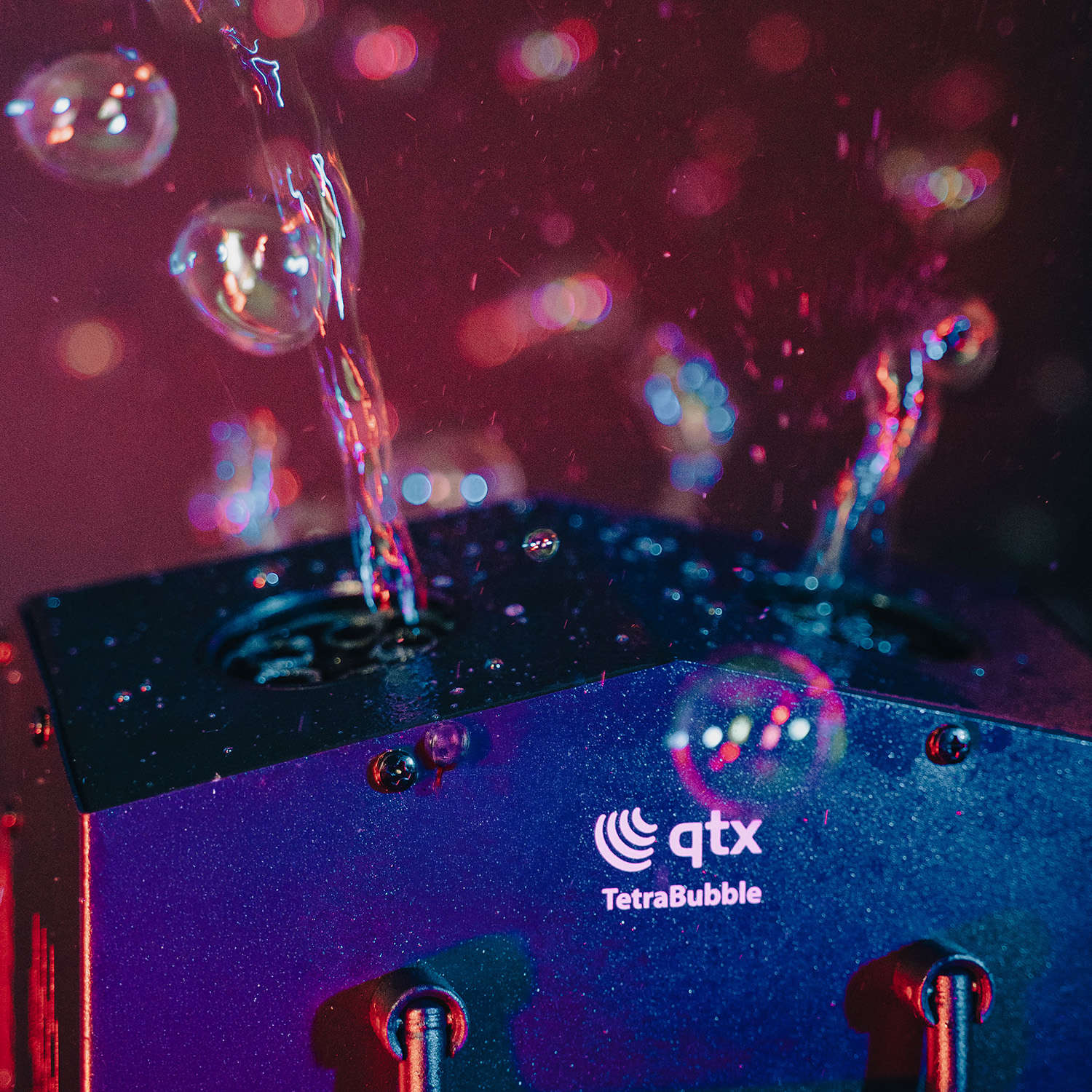 QTX Tetra Bubble High Output 4-Wheel Bubble Machine - Image 5