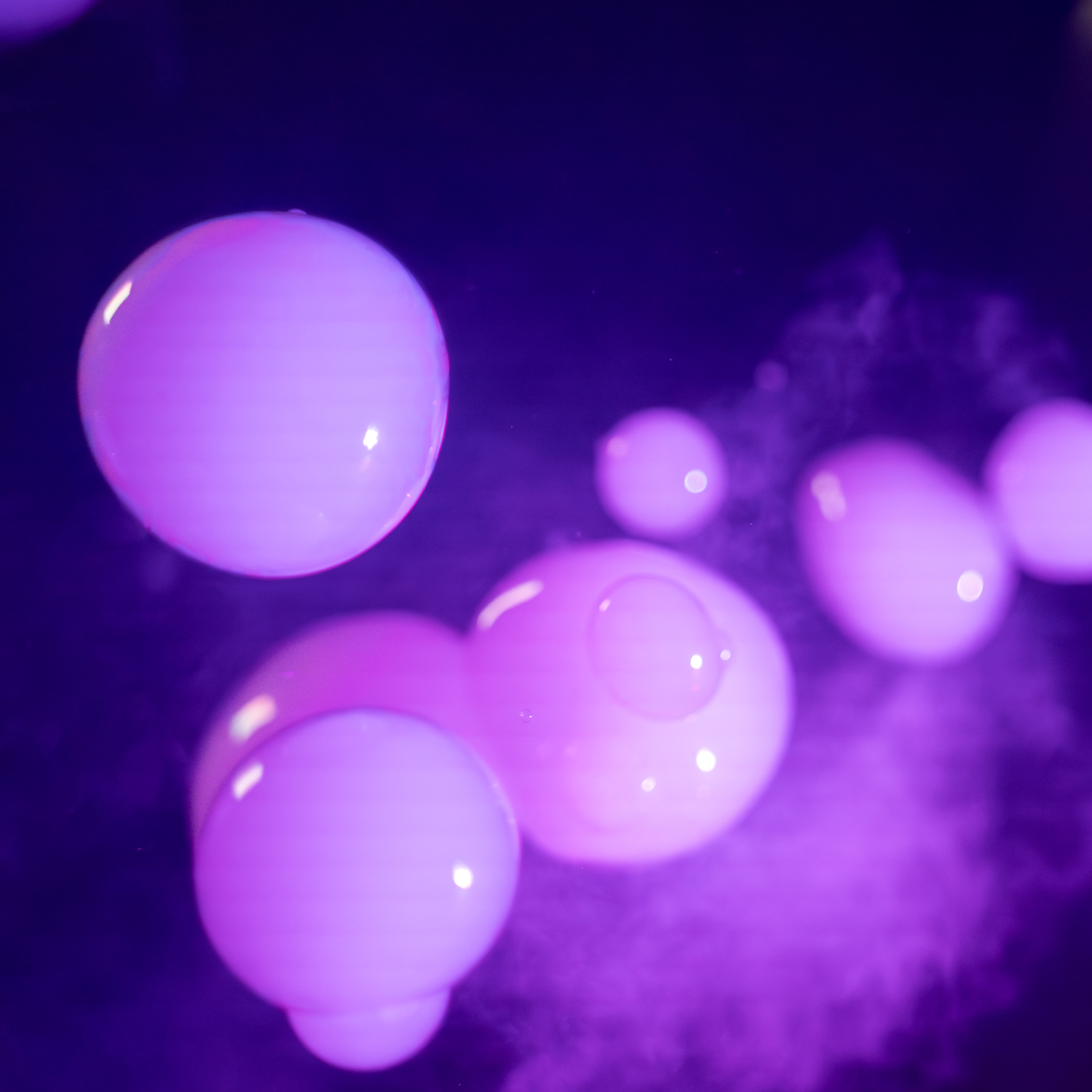 QTX FogoSphere Compact Bubble Fog Machine - Image 6